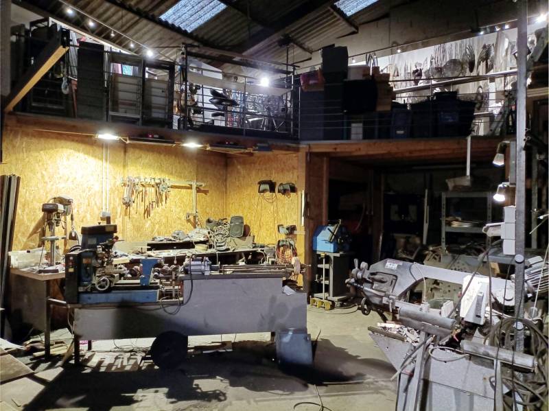 ATELIER Philippe LONZI au PONT du GARD route d'UZES PONT du GARD