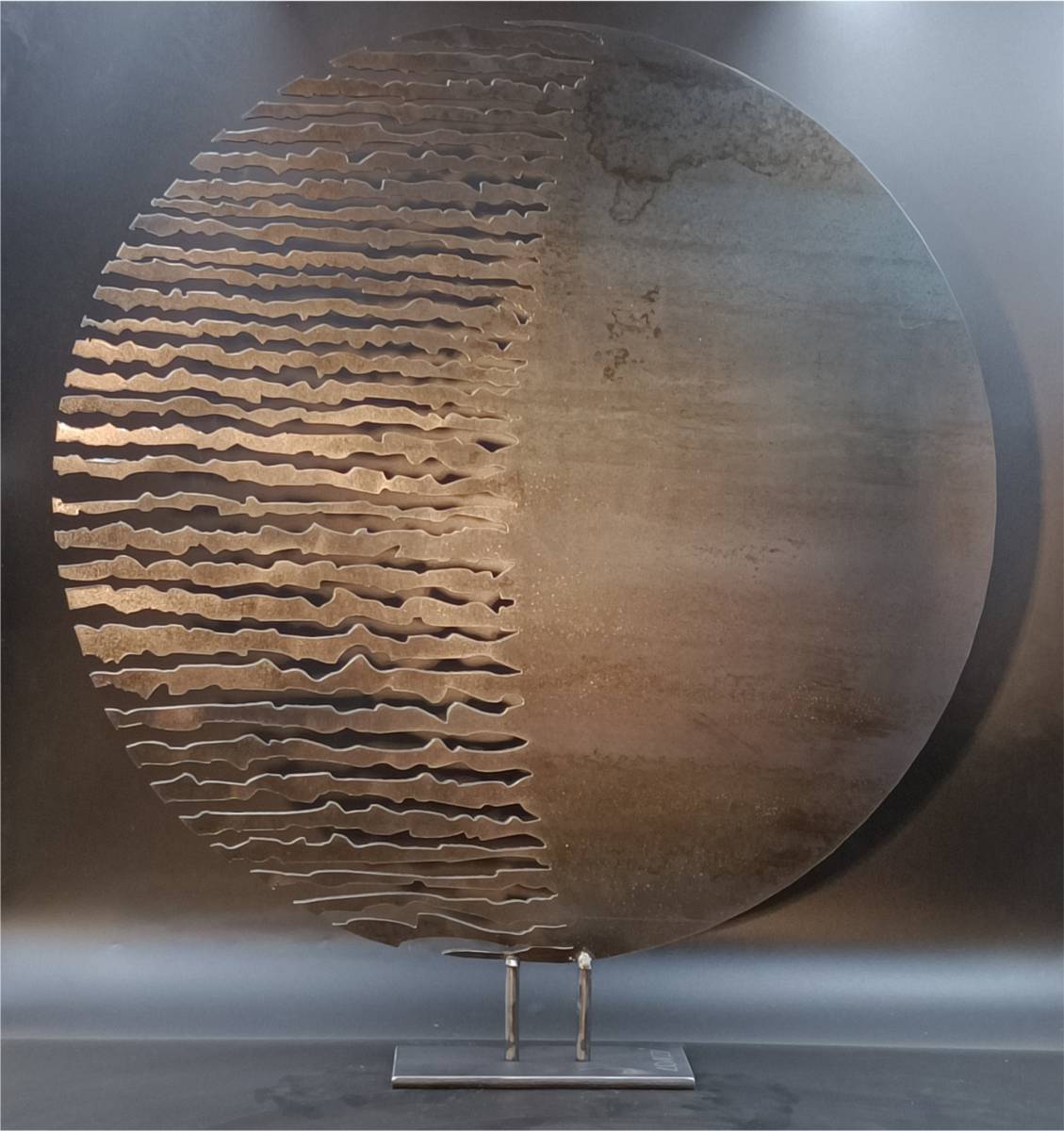 L'ECLIPSE, sculpture ou statue design d'intérieur réalisée pour LYON.