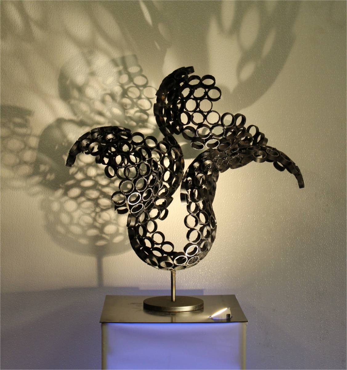 ENVOLEE  Découvrez des pièces uniques contemporaines raisonnables, exposée au SALON de LYON.