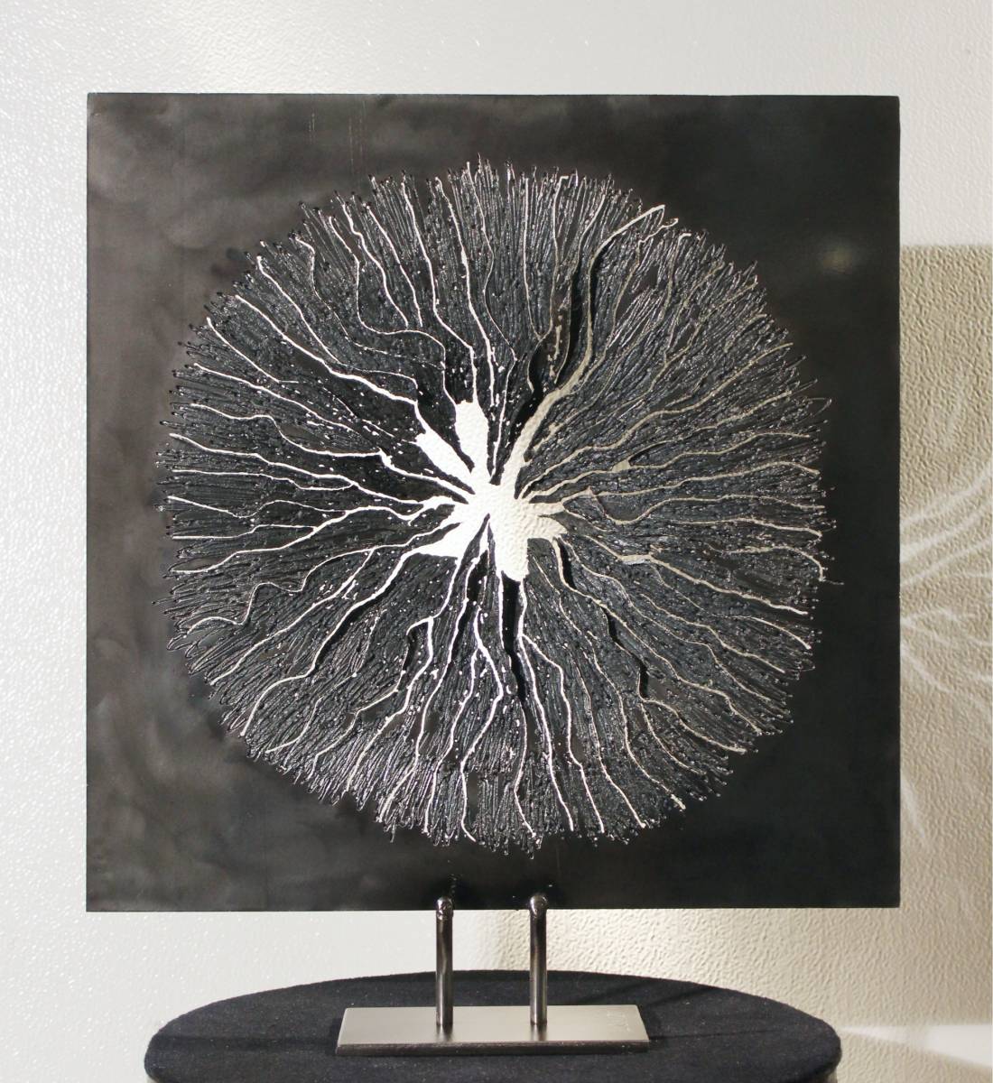 FUSION Sculptures CONTEMPORAINE NOIR SOULAGE en acier fondu, pour l'EXPO du SMART à AIX en PROVENCE