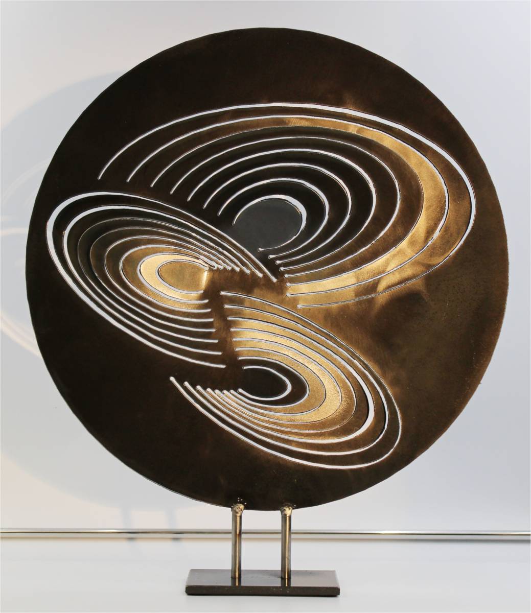 LA MOUCHE Sculptures designs contemporaines en acier parmi une série réalisée pour le SMART à AIX