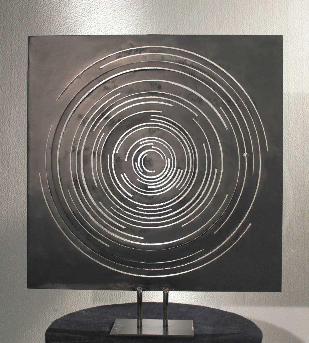 Vous recherchez des SCULPTURES ou STATUES contemporaines et design en métal sur la région d'AIX ou ailleurs.