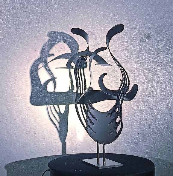 Le chant de l'acier, sculpture design contemporaine à offrir pour un évènement important 