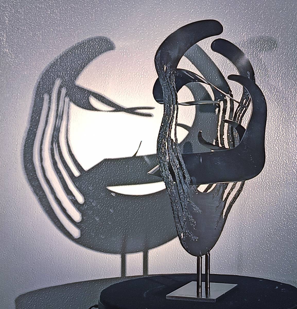 LE CHANT de l'ACIER, sculpture très originale et moderne réalisée pour remercier et présentée dans un salon à ANNECY .