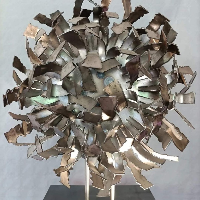 Sculpture LA FRISEE Créations métalliques décoratives design pour architecte d'intérieur région Marseille, Aix en Provence  ou plus