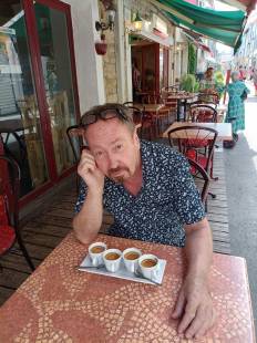 MARCHAND de CAFE UZES LA MAISON DU BON CAFE, fournisseur exclusif de l'Artiste Philippe LONZI.